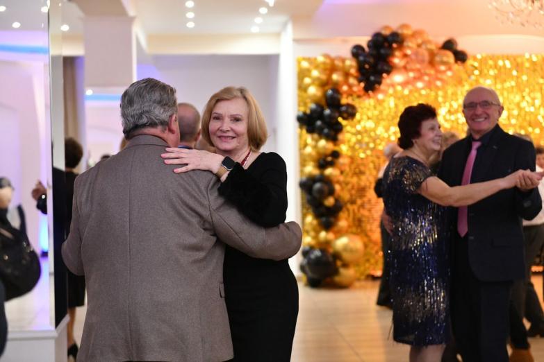 Seniorzy wiedzą jak bawić się w karnawale