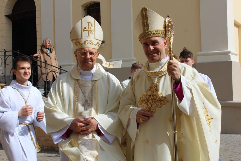 Wiernie krocząc za Mistrzem. Msza Św. Krzyżma w Drohiczyńskiej Katedrze /WIDEO/