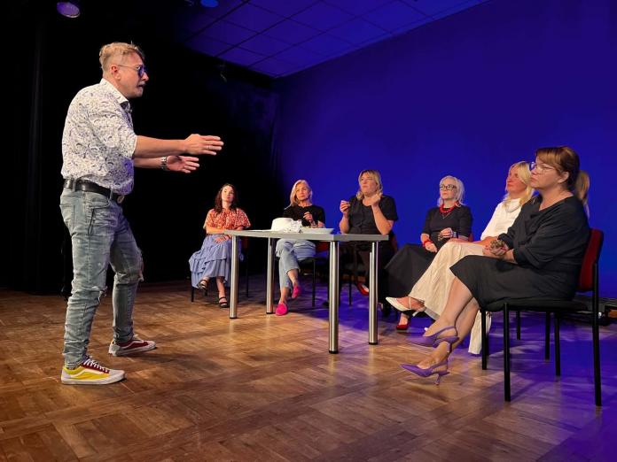 Premierowy występ grupy teatralnej TŁOK /AUDIO/